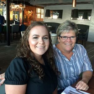 Meet your Posher, Crystal